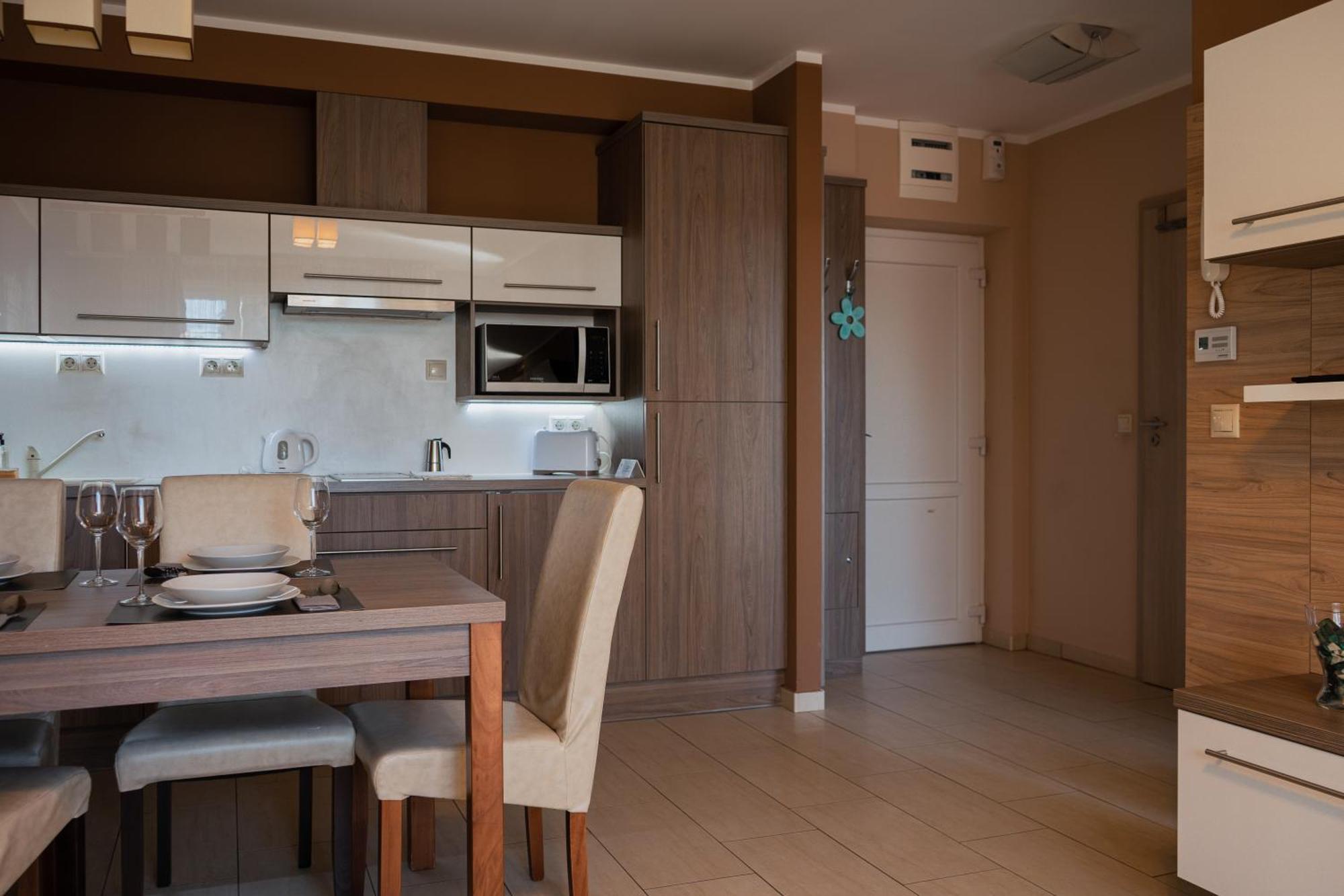 Zafir Apartman Sárvár Екстериор снимка