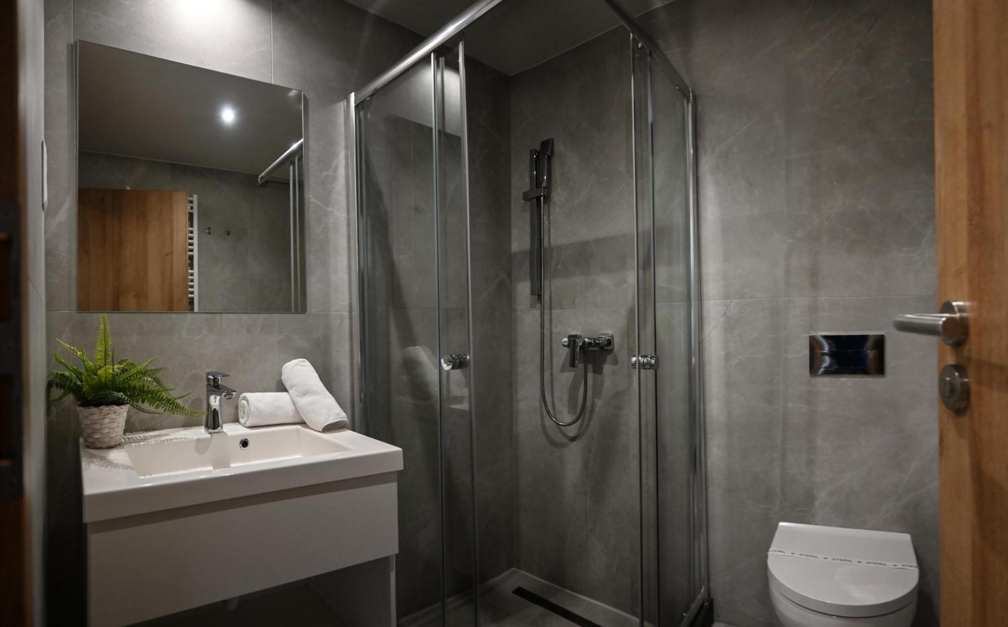 Zafir Apartman Sárvár Екстериор снимка
