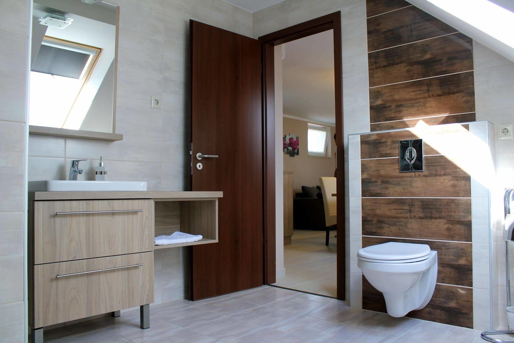 Zafir Apartman Sárvár Екстериор снимка